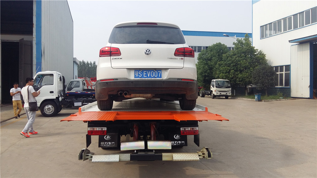 東風(fēng)多利卡藍(lán)牌一拖二清障車(chē)